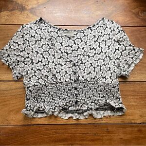 Urban Outfitters Size Women’s Large Floral Ruched Waist Crop Top